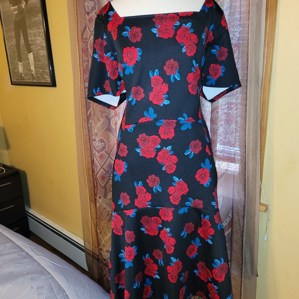 Dress - Picture 6 of 7